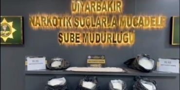 diyarbakirda-81-kilo-metamfetamin-ele-gecirilen-tirin-yakalanmasi-9z7V4Pvv.jpg