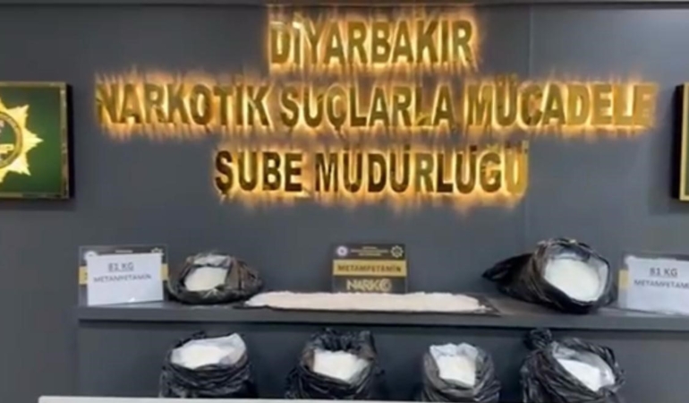 diyarbakirda-81-kilo-metamfetamin-ele-gecirilen-tirin-yakalanmasi-9z7V4Pvv.jpg