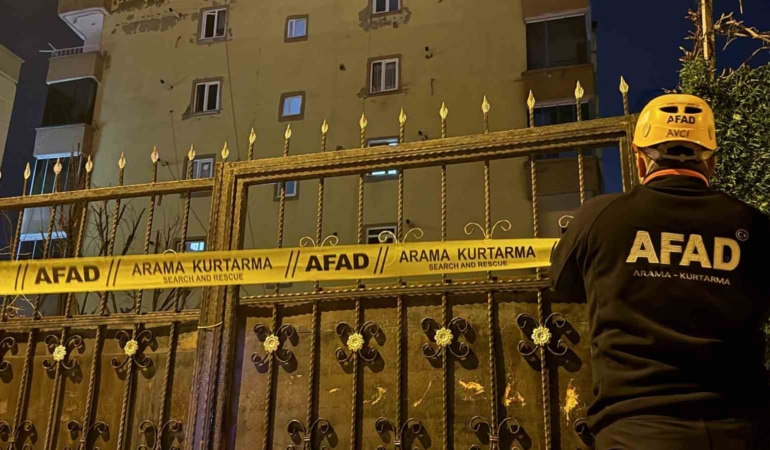 diyarbakirda-catlayan-kolonlar-nedeniyle-bosaltilan-bina-51-vatandas-tahliye-edildi-dGCGFtux.jpg