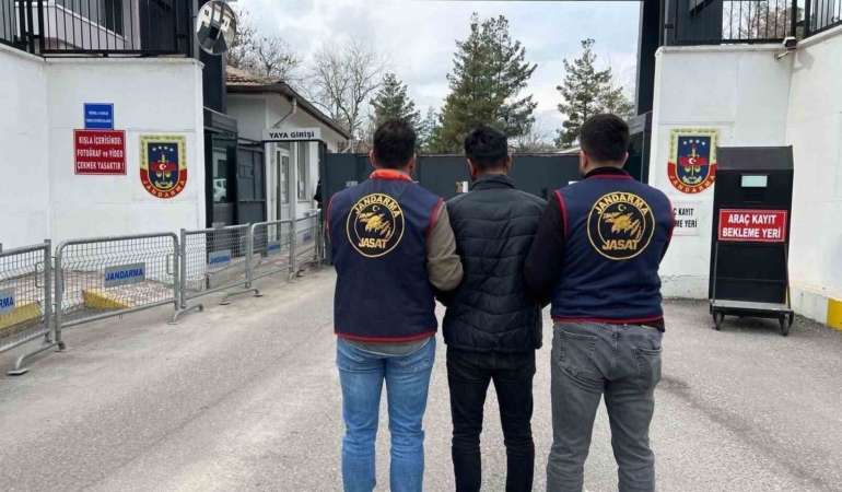diyarbakirda-farkli-suclardan-aranan-138-kisi-yakalandi-S2vRDZpG.jpg