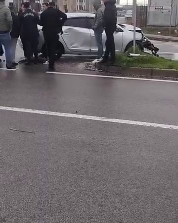 diyarbakirda-trafik-kazasi-arac-refuje-carparak-duran-kaza-detaylari-5LLruDpC.jpg