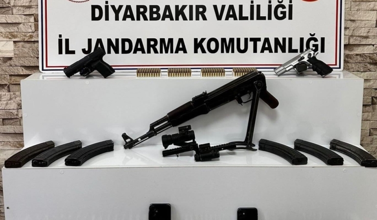 diyarbakirda-yapilan-silah-kacakciligi-operasyonu-rgTt3w1t.jpg