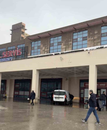 diyarbakirda-yol-verme-tartismasi-iki-yarali-xJpsGgaA.jpg