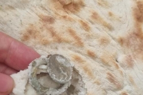 ekmegin-icinden-cikan-ilginc-bozuk-para-halkasi-nOOiO5gY.jpg