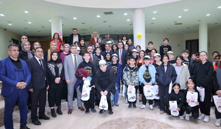 elazigda-5-gun-surecek-kutuphane-haftasi-etkinlikleri-basladi-5m3C7xHM.jpg
