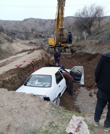 elazigda-cukura-dusen-arac-basariyla-kurtarildi-4TUg1FJP.jpg
