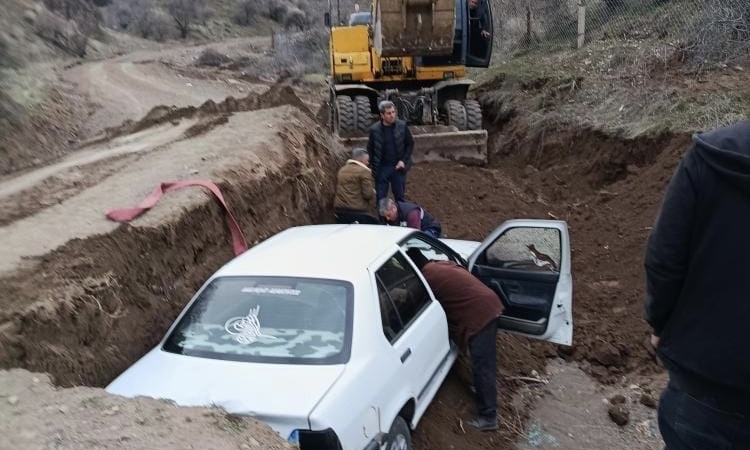 elazigda-cukura-dusen-arac-basariyla-kurtarildi-4TUg1FJP.jpg