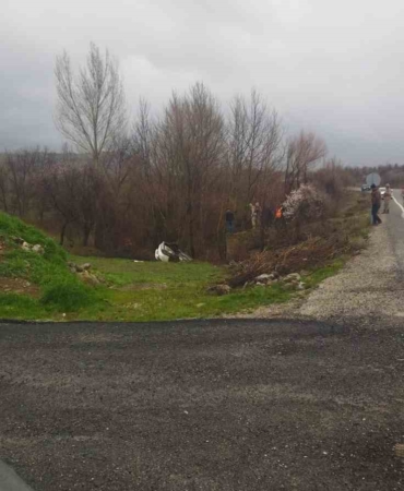 elazigda-dereye-ucan-otomobilde-3-yarali-DdM9M3GK.jpg