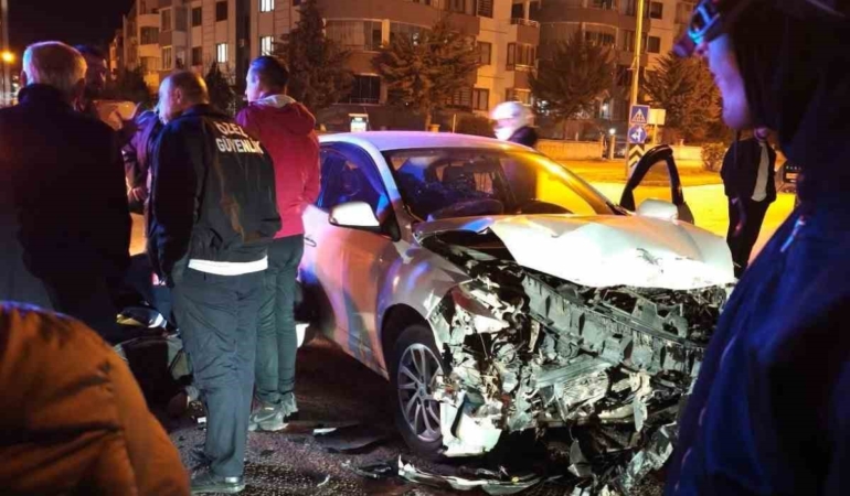 elazigda-meydana-gelen-trafik-kazasinda-iki-kisi-yaralandi-miTx2yF7.jpg
