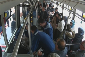 elazigda-otobus-soforu-rahatsizlanan-yolcuyu-hastaneye-ulastirdi-spaPIIhP.jpg