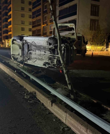 elazigda-otomobil-yatinca-yarali-sayisi-1e-yukseldi-TLzJB4Zj.jpg
