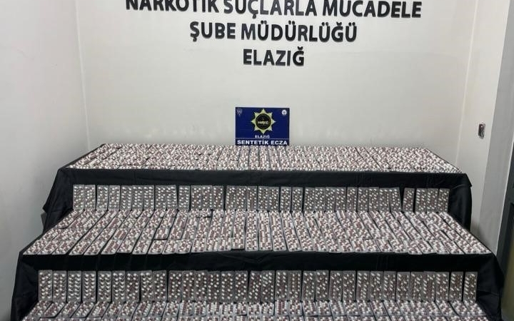 elazigda-sahsin-cantasinda-6-bin-sentetik-hap-ele-gecirildi-ArDCmzCP.jpg
