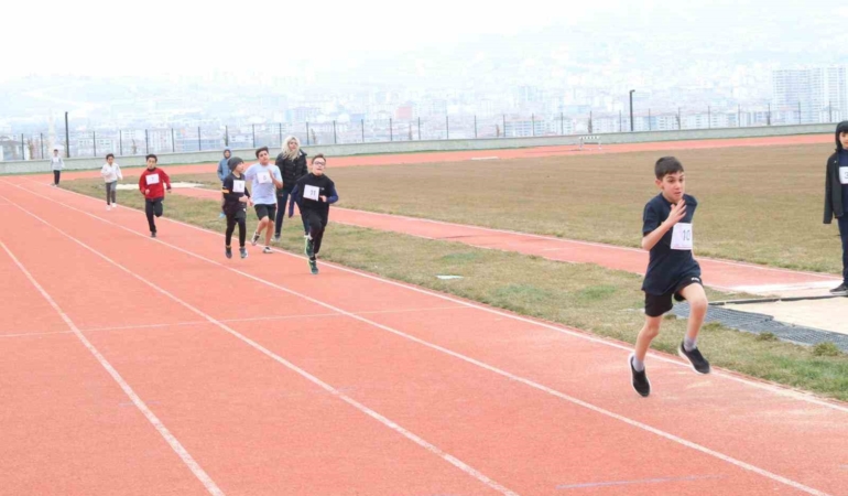 elazigda-triatlonun-yeni-donemi-basladi-RXV5xVv4.jpg