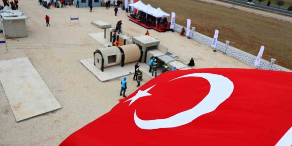 Elazığ’da Yeni Eğitim Parkuru Açıldı ve İlk Deprem Tatbikatı Gerçekleştirildi