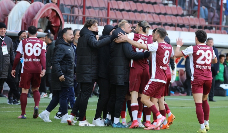 elazigspor-ikinci-kez-zaferle-tanisti-XSZQCsF3.jpg
