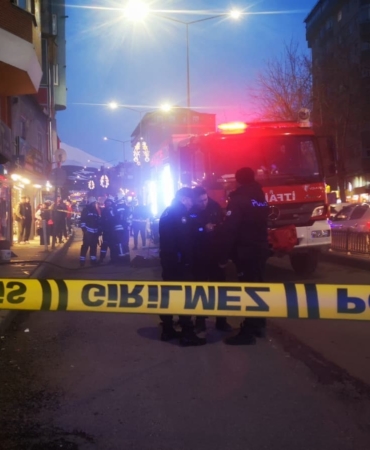 erzurum-hali-magazasinda-yangin-bir-gozalti-olayi-8uBJVsKm.jpg