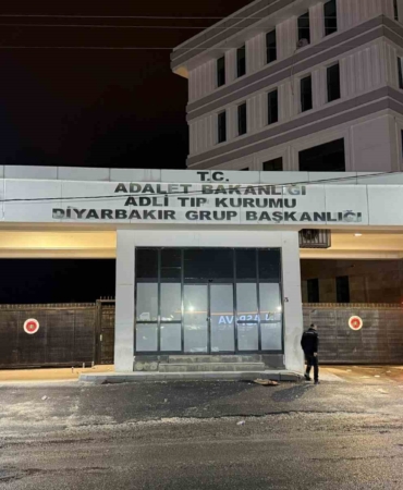 esini-aldatan-adami-vuran-kadin-1-olu-1-yarali-olay-amdATf8W.jpg