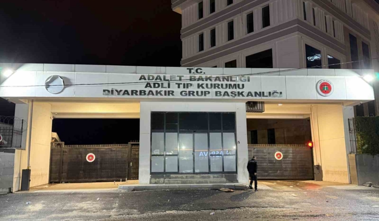 esini-aldatan-adami-vuran-kadin-1-olu-1-yarali-olay-amdATf8W.jpg