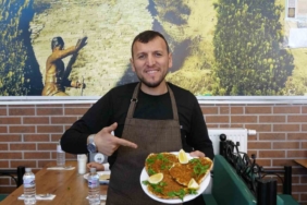 gaziantepte-essiz-ab-tescilli-sarimsakli-ve-sebzeli-lahmacun-deneyimi-ueMbxNzV.jpg