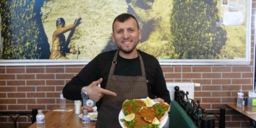 gaziantepte-essiz-ab-tescilli-sarimsakli-ve-sebzeli-lahmacun-deneyimi-ueMbxNzV.jpg