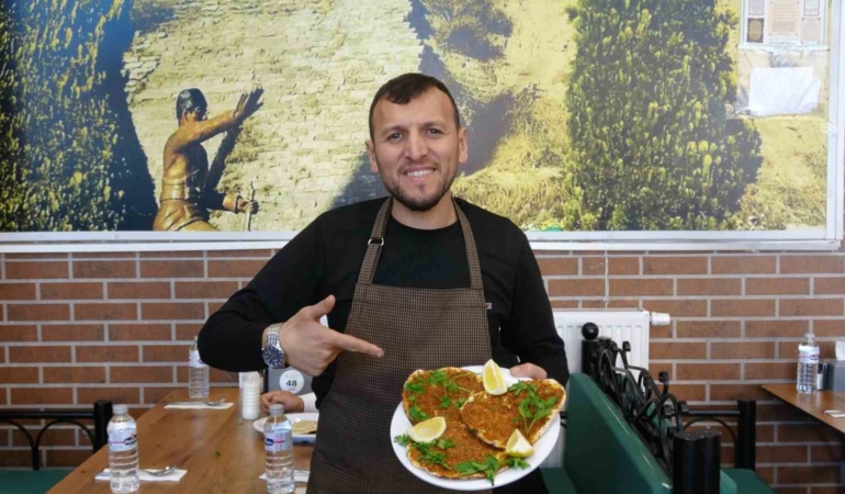 gaziantepte-essiz-ab-tescilli-sarimsakli-ve-sebzeli-lahmacun-deneyimi-ueMbxNzV.jpg