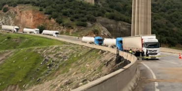 gaziantepte-iki-tir-kafa-kafaya-carpisti-1-kisi-hayatini-kaybetti-mOIdl2H1.jpg