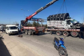 gaziantepte-minibus-ve-kamyonetin-carpismasi-4-yarali-IH8qLy2h.jpg