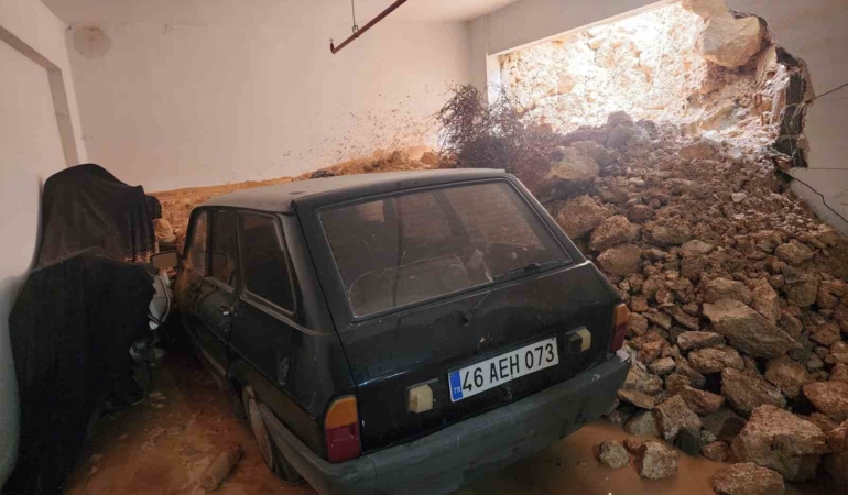 gaziantepte-yagmurun-yiktigi-duvarlar-giIwF4Df.jpg