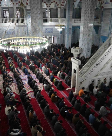 igdirda-coskulu-bayram-namazi-kutlamasi-xxsfJble.jpg