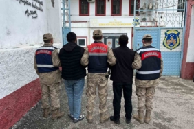 jandarmanin-nokta-operasyonu-15-yildan-fazla-cezasi-olan-2-firari-yakalandi-GYButwnw.jpg