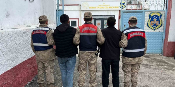 Jandarma’nın Nokta Operasyonu: 15 Yıldan Fazla Cezası Olan 2 Firari Yakalandı