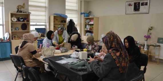 Kadınların Öğrenirken Aile Bütçesine Katkı Sağlama Hikayesi