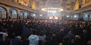 kadir-gecesinde-camilerin-coskulu-kalabaligi-rNsmNARX.jpg
