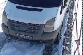 karsta-asma-koprude-minibus-tehlikede-SdHDthNj.jpg