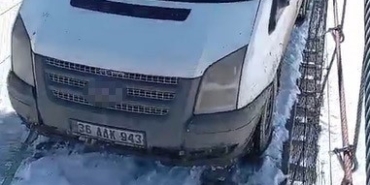 karsta-asma-koprude-minibus-tehlikede-SdHDthNj.jpg