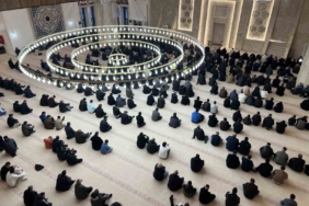 karsta-bayram-namazinda-camiler-firtina-gibi-doldurdu-A9iA2e2E.jpg