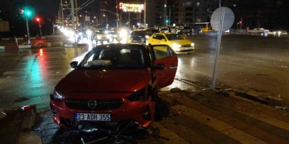 Malatya’da İki Otomobil Çarpıştı: 5 Yaralı Olayı