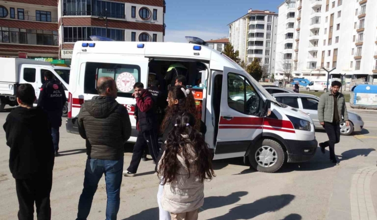 malatyada-otomobil-ve-motosiklet-carpismasi-1-kisi-yaralandi-3Rf7cqJ5.jpg