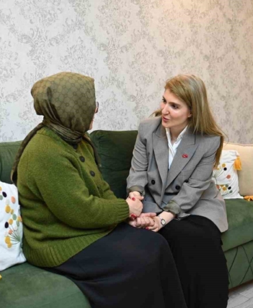 milletvekili-olmeztopraktan-nur-ogretmene-gecmis-olsun-ziyareti-avz7YjfY.jpg