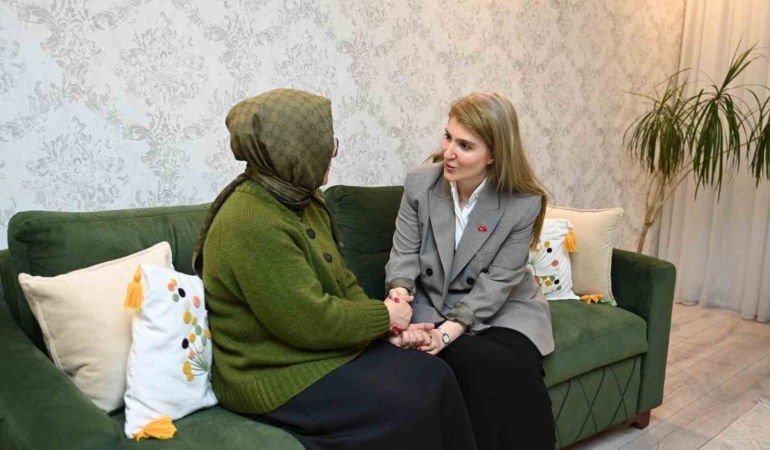 milletvekili-olmeztopraktan-nur-ogretmene-gecmis-olsun-ziyareti-avz7YjfY.jpg