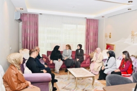 milletvekili-olmeztopraktan-sehit-ailesine-anlamli-bayram-ziyareti-ZfnhbF5M.jpg