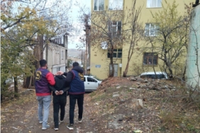 musta-hapis-cezasi-bulunan-sahis-kovalamaca-ile-ele-gecirildi-AZmOvFBi.jpg