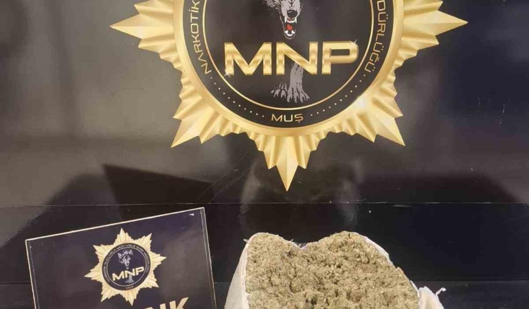 musta-yolcu-otobusunde-2-kilo-72-gram-skunk-ele-gecirildi-EgiFK9w8.jpg