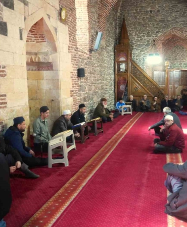 mustaki-tarihi-camide-mukabele-gelenegi-devam-ediyor-mBEp4Mz4.jpg