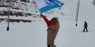 palandoken-zirvesinde-erzurumspor-coskusu-ehram-ve-bayrakla-kayak-deneyimi-2rEVZG1M.jpg