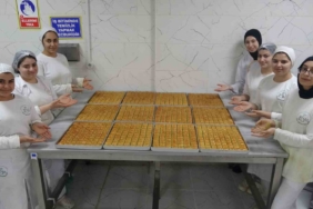 ramazanda-meslek-liseli-kizlardan-baklava-hazirlama-maratonu-awGsIr6J.jpg