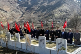 sasonda-canakkale-zaferi-anma-toreni-tarihe-saygi-durusu-VUZXHlH7.jpg