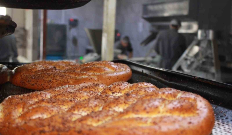 siirtte-ogrenciler-ramazanda-gunde-7-bin-ekmek-uretiyor-MgLObVTC.jpg