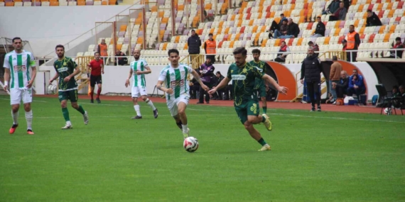 TFF 3. Lig: Malatya Yeşilyurtspor 3-2 Osmaniyespor Mücadelesi
