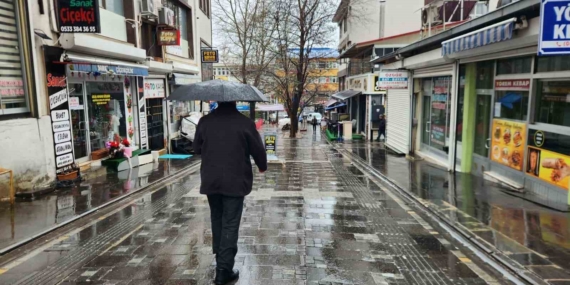 Tunceli’de Kıyamet Gibi Sağanak Yağışlar Etkili Oluyor